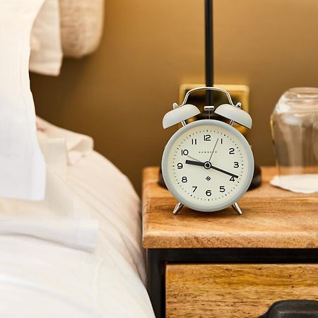 The Fleece At Cirencester Exteriér fotografie Alarm clock