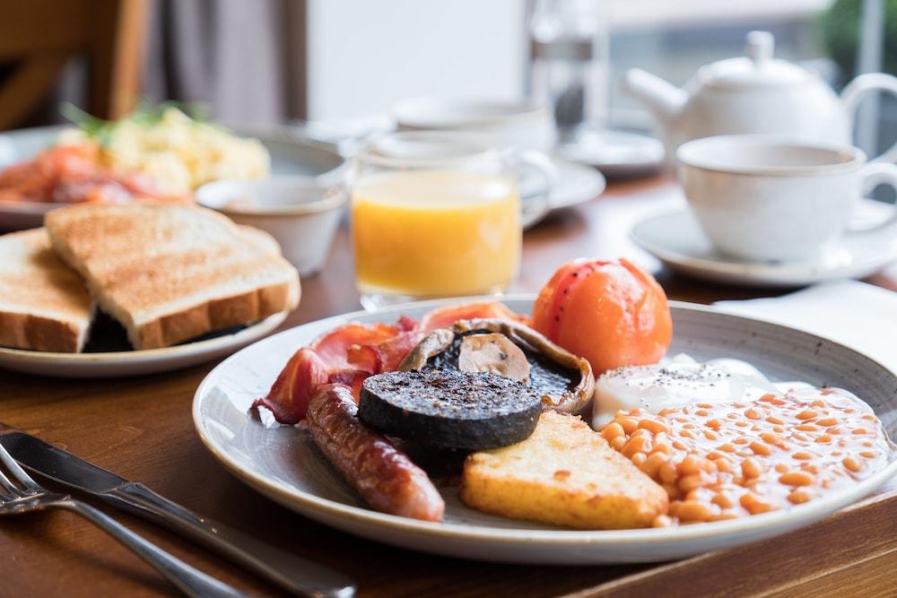 The Fleece At Cirencester Exteriér fotografie English breakfast