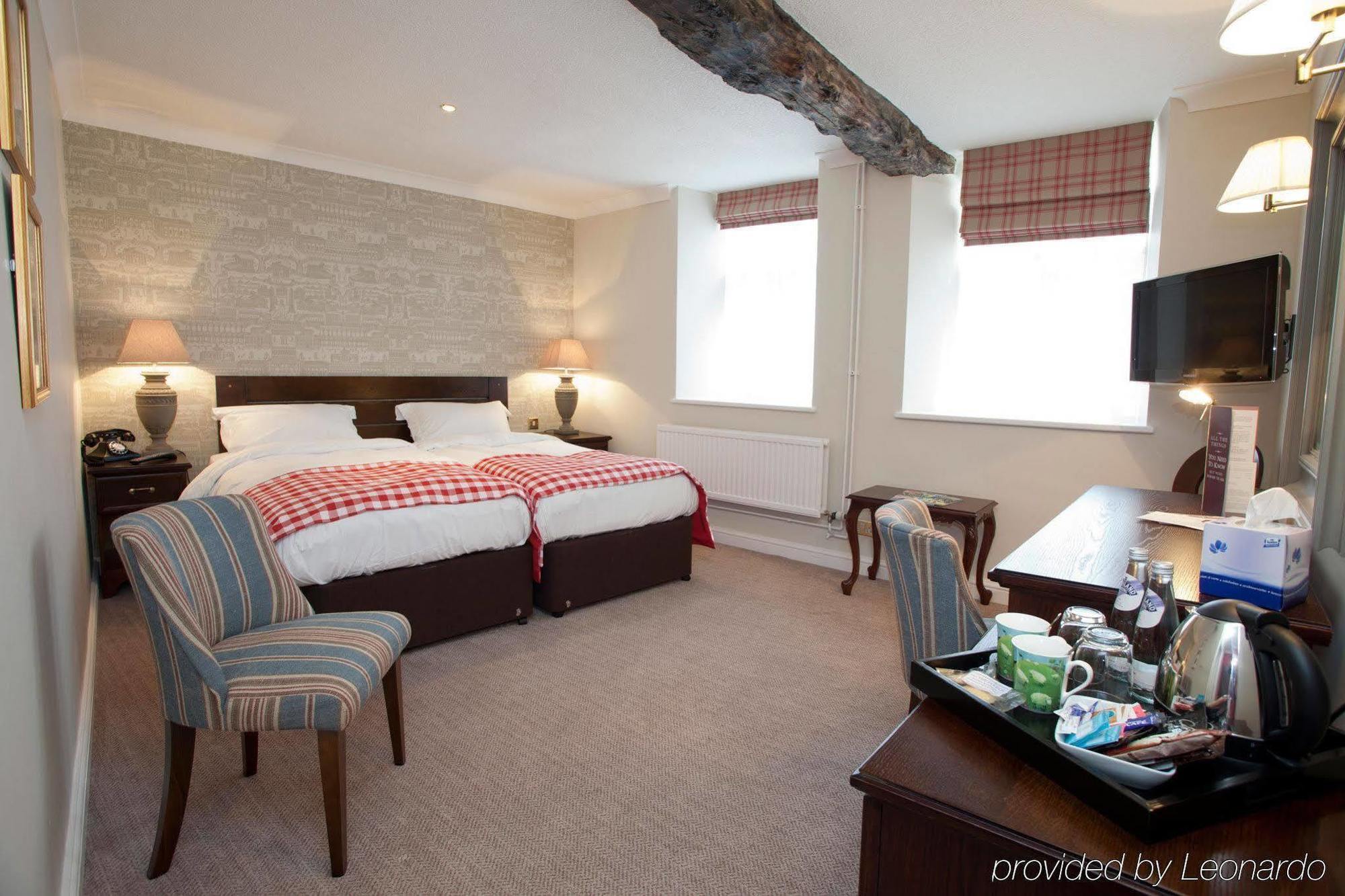 The Fleece At Cirencester Exteriér fotografie A room at the hotel