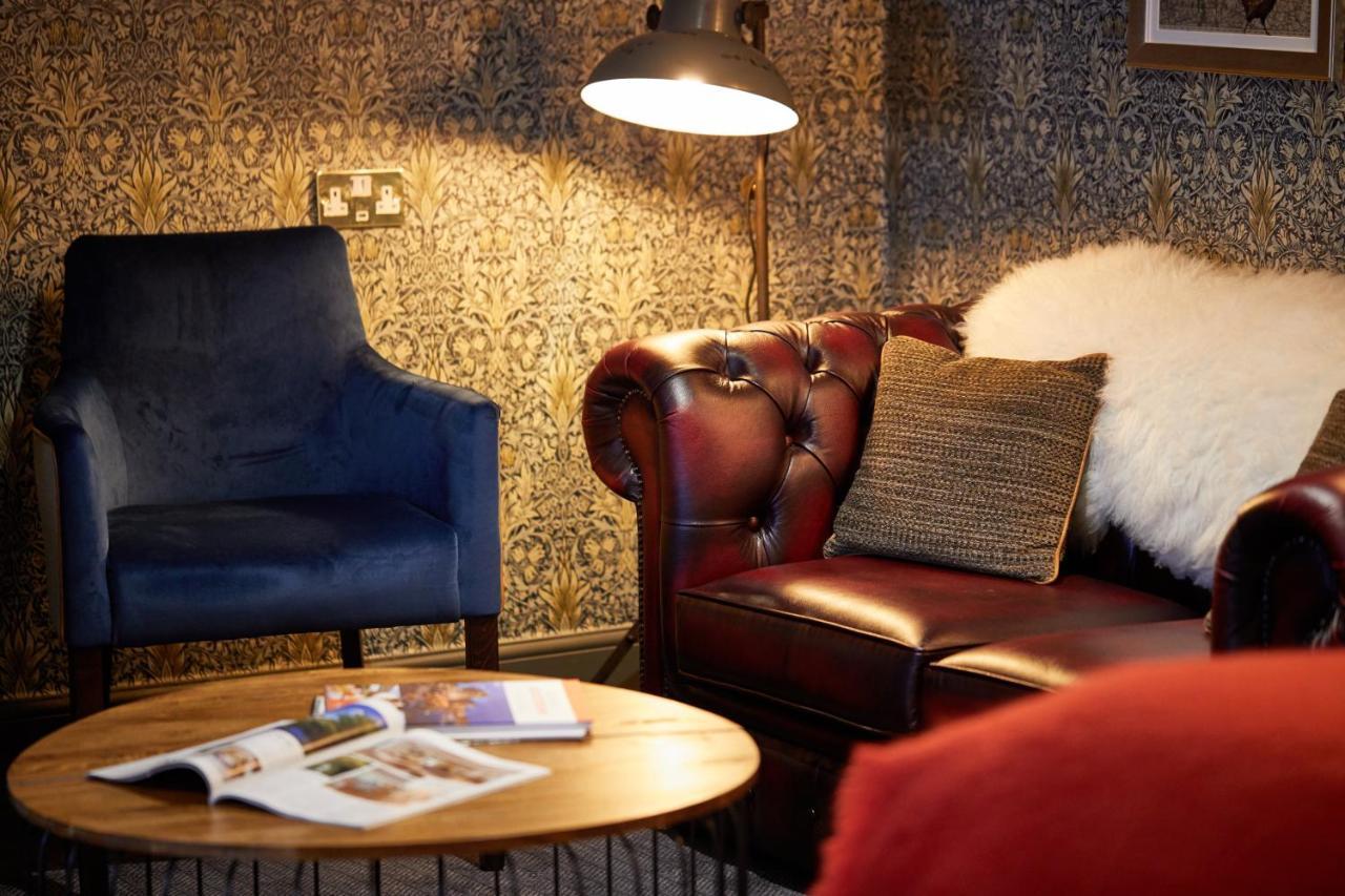 The Fleece At Cirencester Exteriér fotografie The interior of the lounge