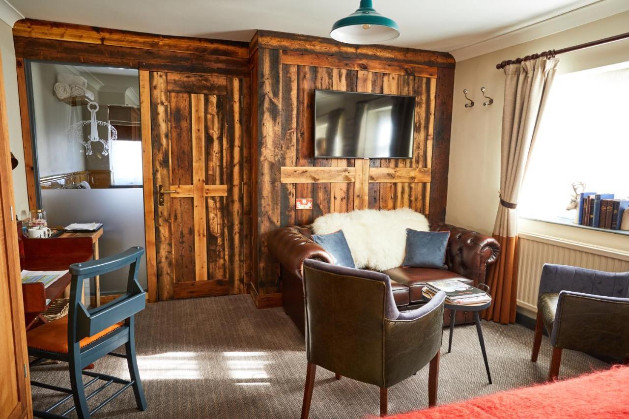 The Fleece At Cirencester Exteriér fotografie The interior of the stable